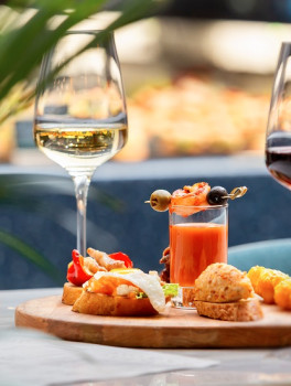 Гастрономический Тур. Всё вперемешку — интересные истории, тапас, вино