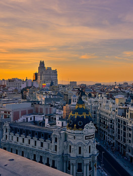 Прогулка по центру Мадрида после заката