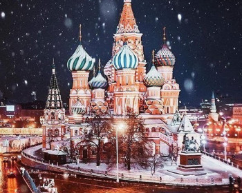 Храм Василия Блаженного зимой
