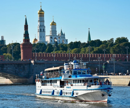 Прогулка на теплоходе от «Москва-Сити» до парка «Зарядье»