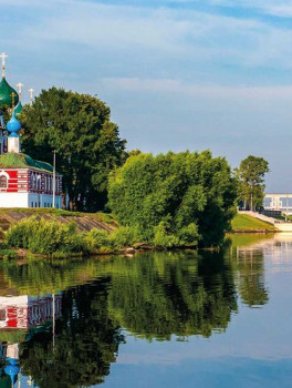 По волжской глади вдоль Углича